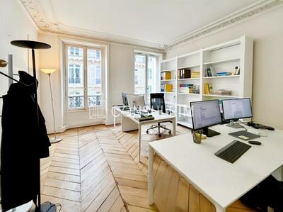 Bureau - 213 m²