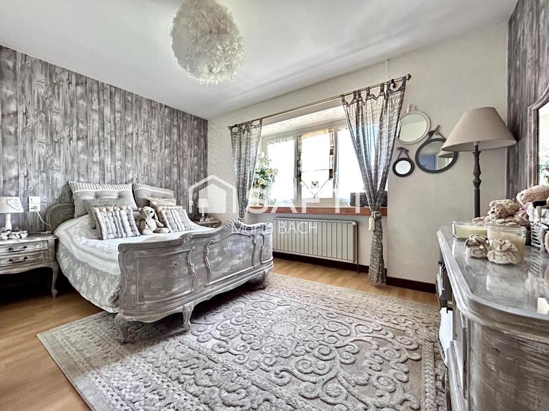 Maison - 240 m² - 5 pièces