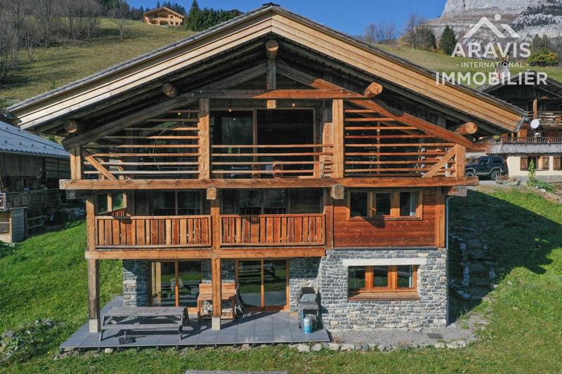 Châlet - 340 m² - 10 pièces