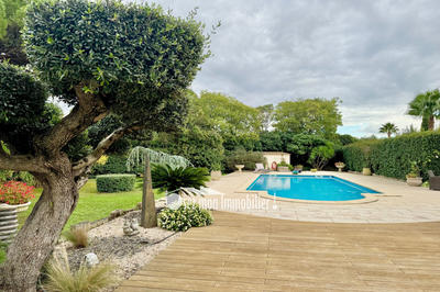 Maison - 273 m² - 8 pièces