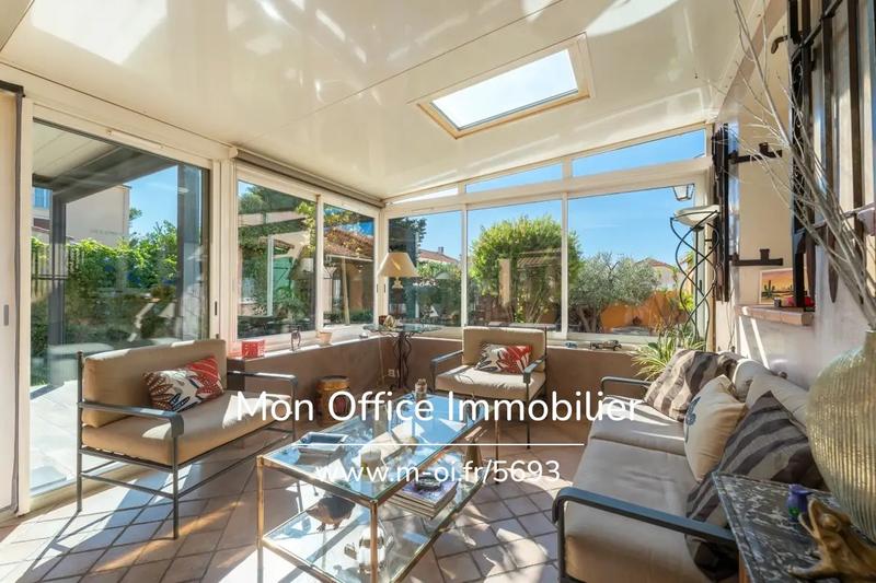 Villa - 180 m² - 6 pièces