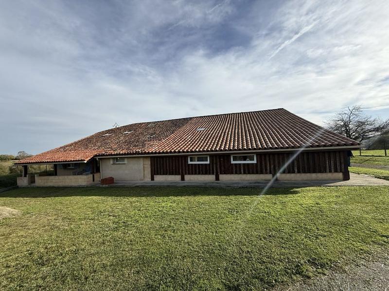 Maison ancienne - 250 m² - 12 pièces