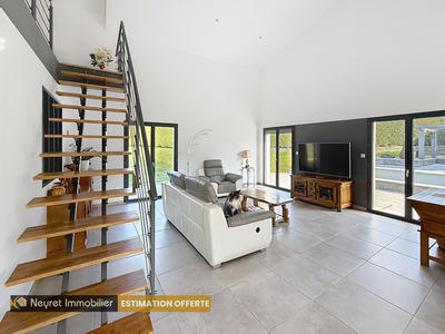 Maison - 160 m² - 6 pièces