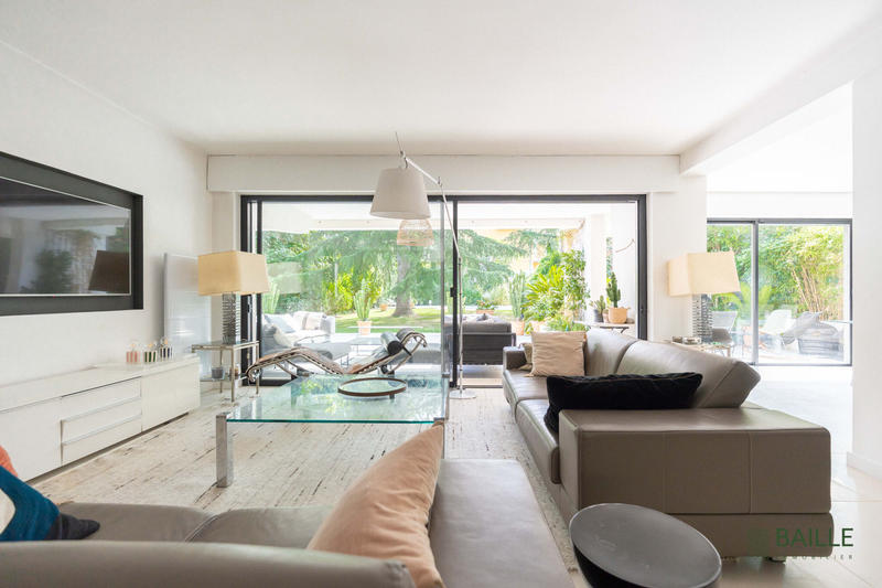 Appartement - 170 m² - 6 pièces