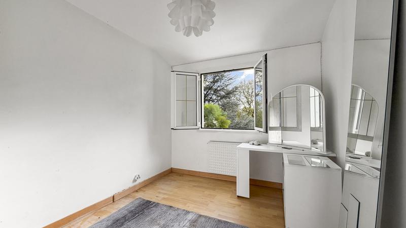 Maison - 202 m² - 7 pièces