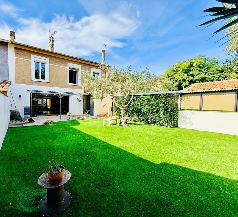 Maison - 140 m² - 5 pièces