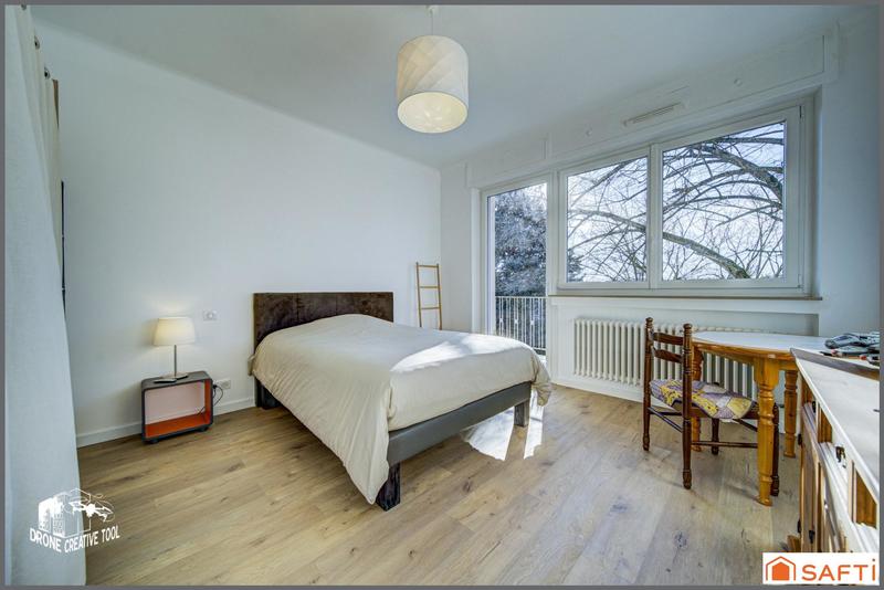 Appartement - 145 m² - 6 pièces