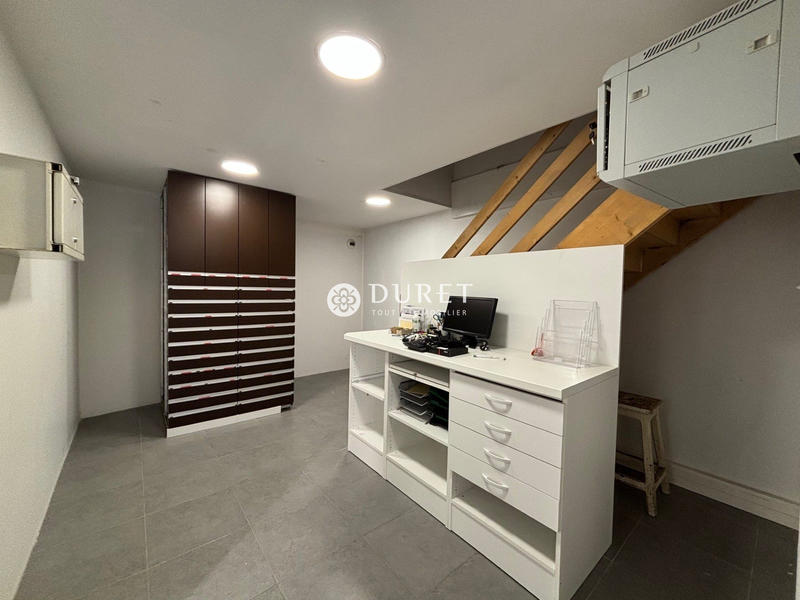 Local d'activités - 217 m²