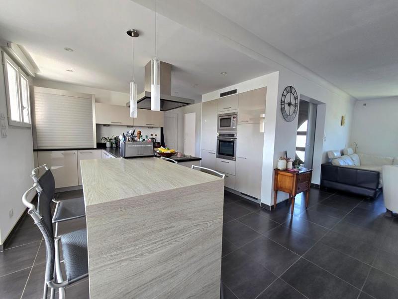 Maison - 178 m² - 5 pièces