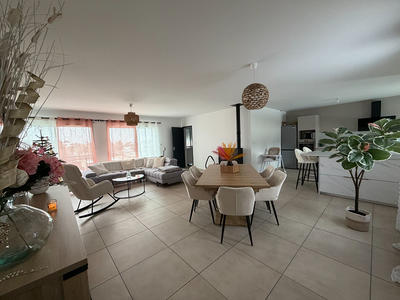 Maison - 105 m² - 5 pièces