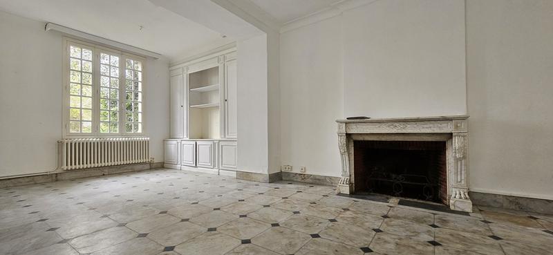 Maison - 203 m² - 9 pièces