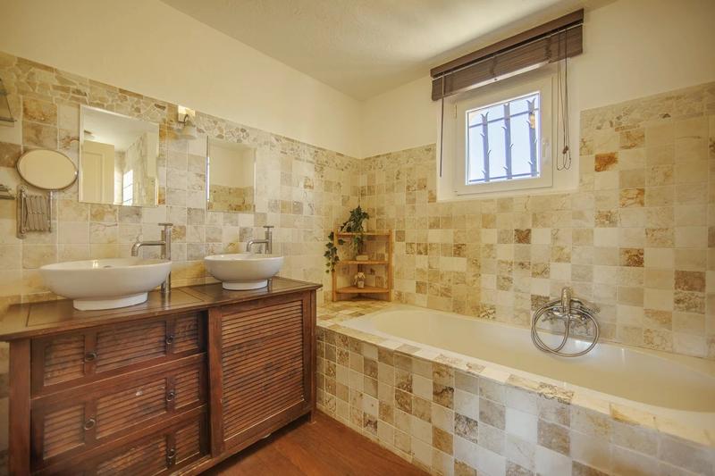 Villa - 196 m² - 6 pièces