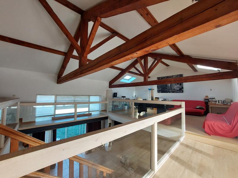 Maison - 203 m² - 5 pièces