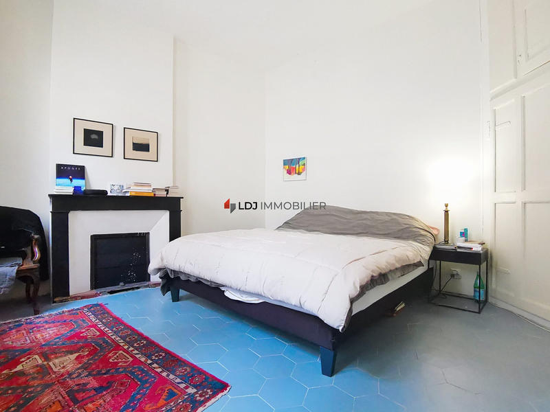 Maison - 300 m² - 9 pièces