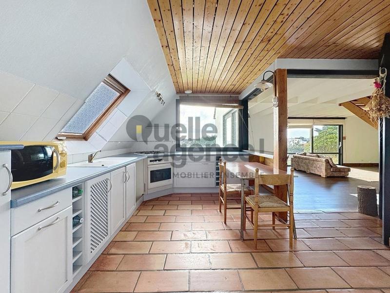 Maison - 163 m² - 8 pièces