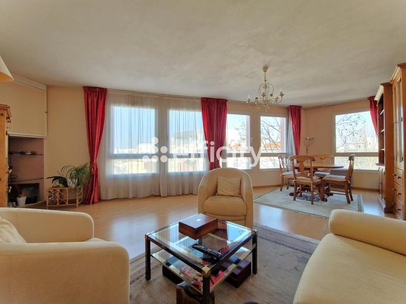 Appartement - 90 m² - 4 pièces