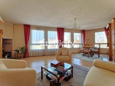 Appartement - 90 m² - 4 pièces