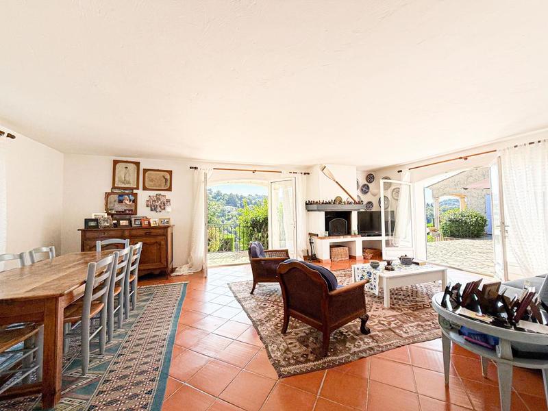 Maison chambre d'hôtes - 545 m² - 18 pièces