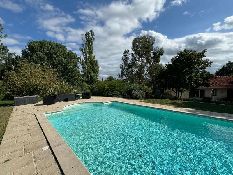 Maison - 137 m² - 5 pièces