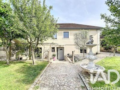 Maison - 205 m² - 6 pièces