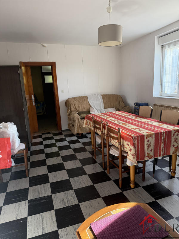 Maison - 185 m² - 18 pièces