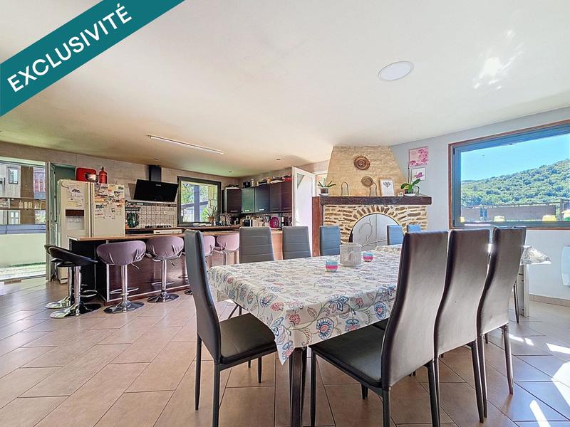 Maison - 230 m² - 10 pièces