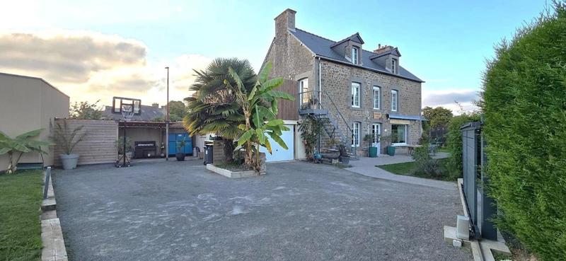 Maison - 178 m² - 8 pièces