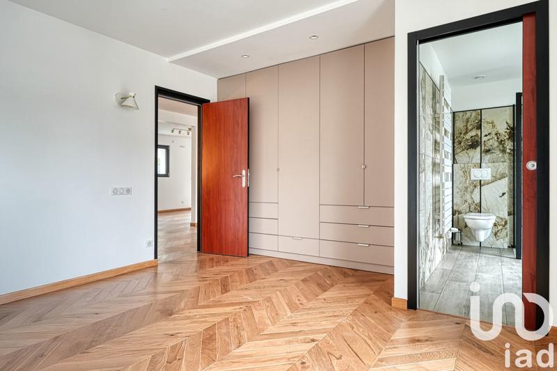 Maison - 245 m² - 12 pièces