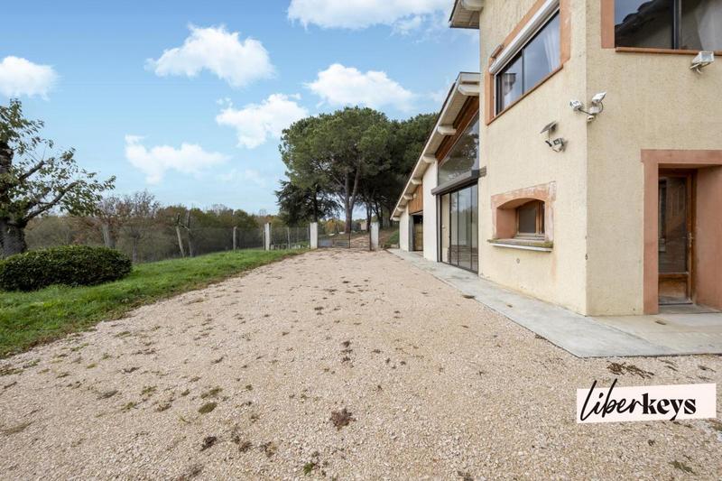 Maison - 177 m² - 7 pièces