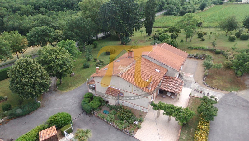 Propriété - 400 m² - 12 pièces