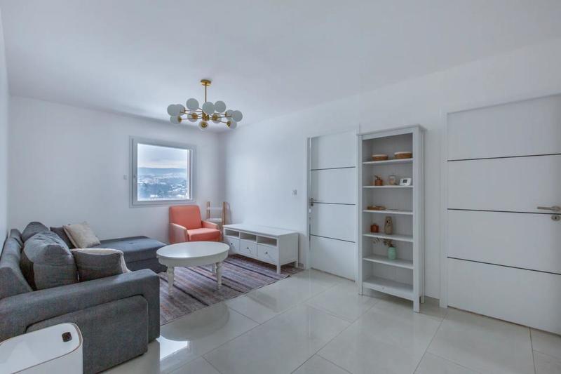 Maison - 142 m² - 6 pièces