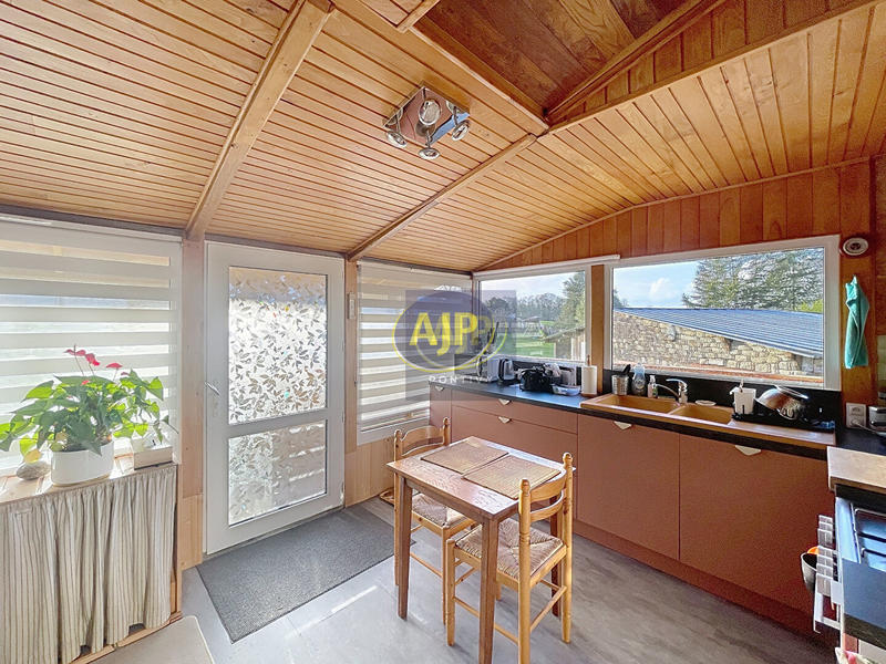 Maison - 94 m² - 5 pièces