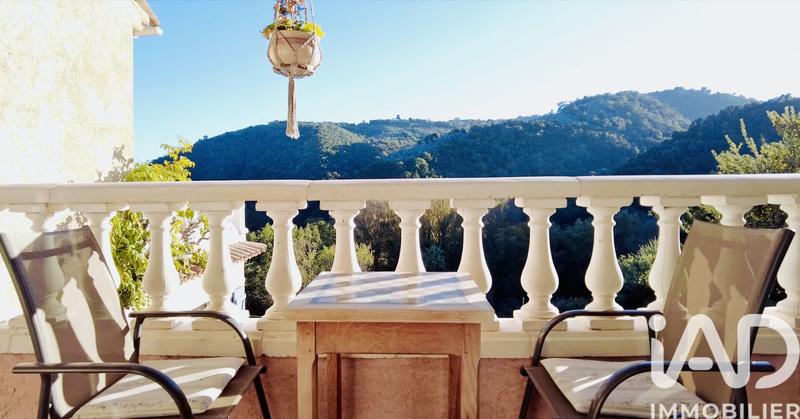 Maison - 231 m² - 7 pièces