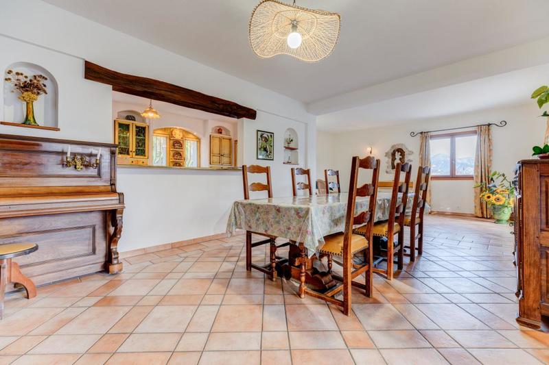 Villa - 310 m² - 8 pièces