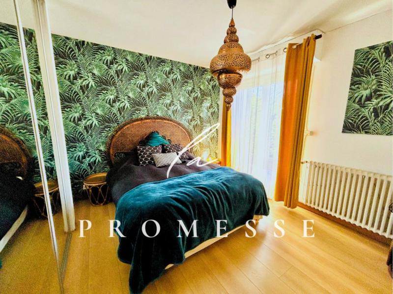 Villa - 301 m² - 9 pièces