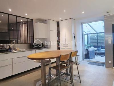 Maison - 266 m² - 10 pièces