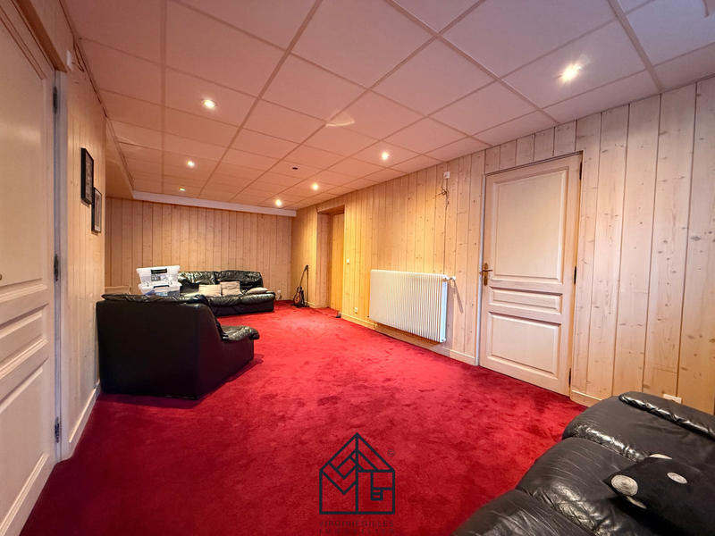 Maison - 361 m² - 10 pièces