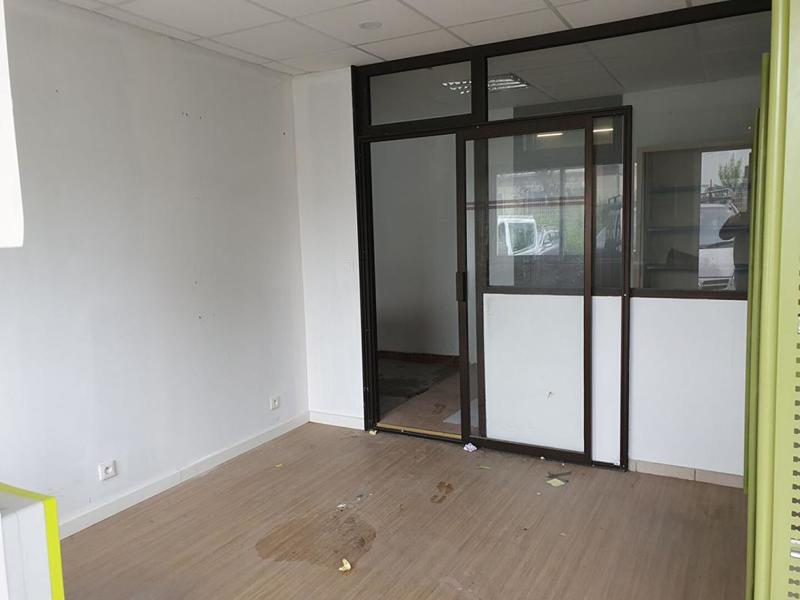 Local d'activité / Entrepôt - 70 m²