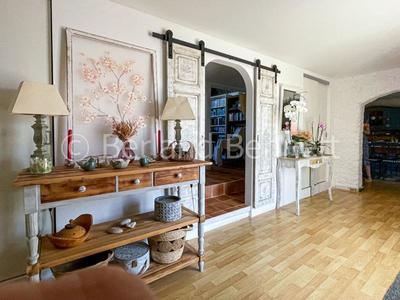 Maison en pierre - 211 m² - 8 pièces