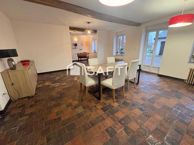 Maison - 286 m² - 10 pièces