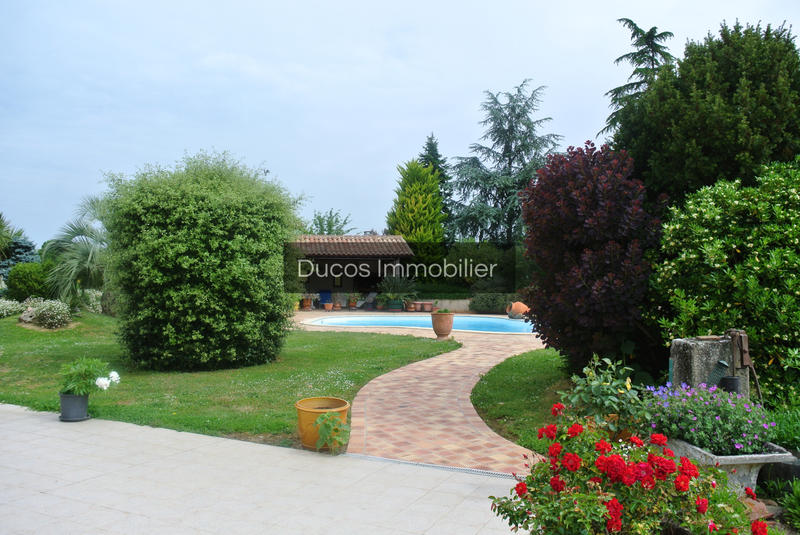 Maison - 460 m² - 10 pièces