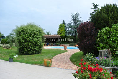 Maison - 460 m² - 10 pièces