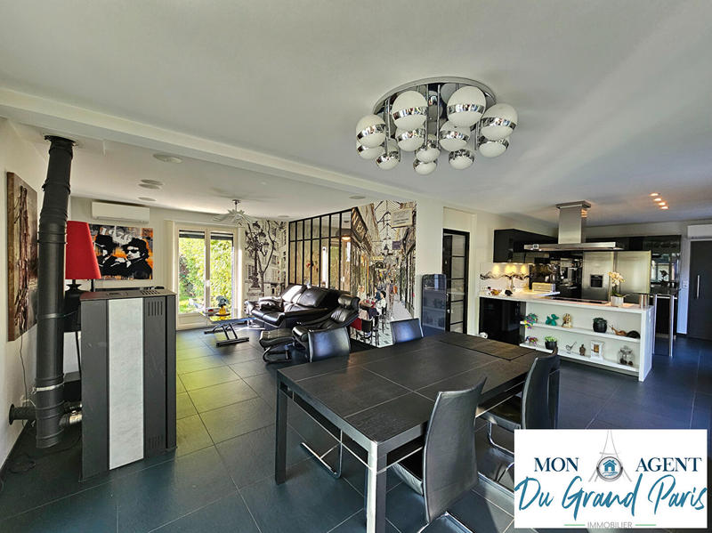 Maison - 192 m² - 8 pièces