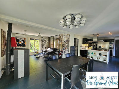 Maison - 192 m² - 8 pièces