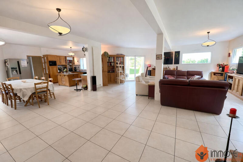 Maison - 296 m² - 7 pièces