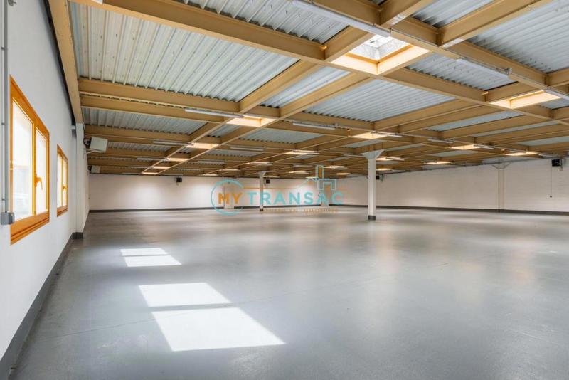 Local d'activités - 193 m²