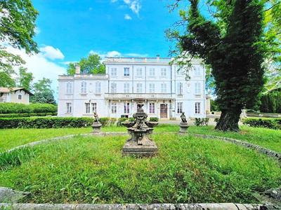 Immeuble - 1 089 m² - 32 pièces