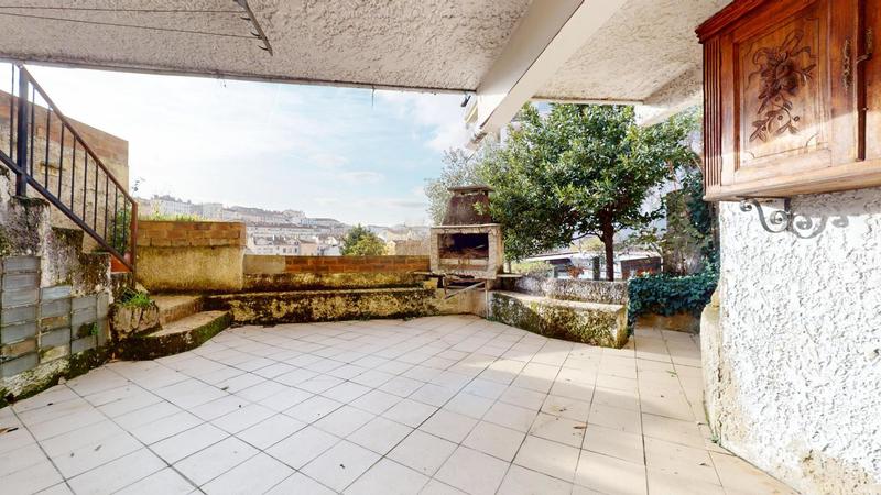 Appartement - 100 m² - 5 pièces