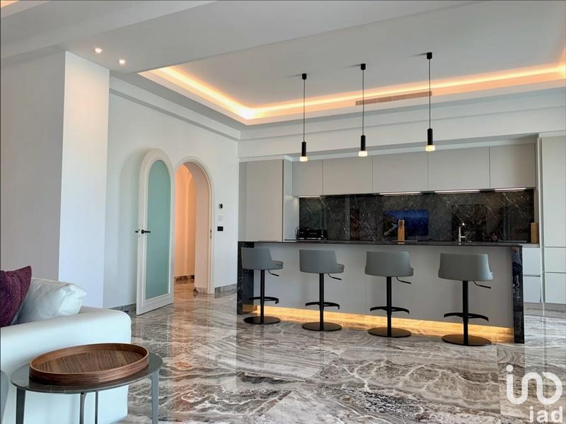 Appartement - 220 m² - 4 pièces