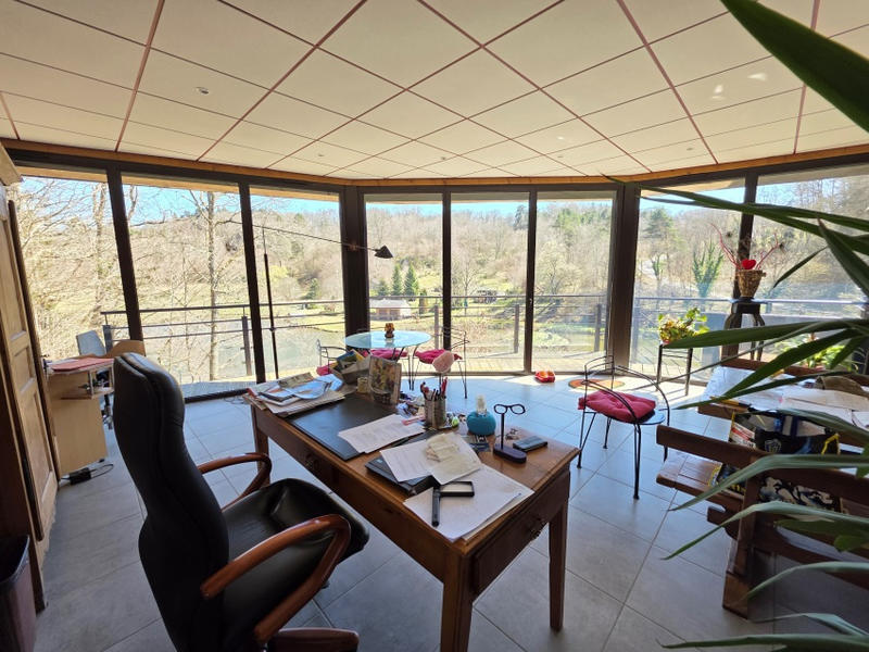 Propriété - 178 m² - 6 pièces